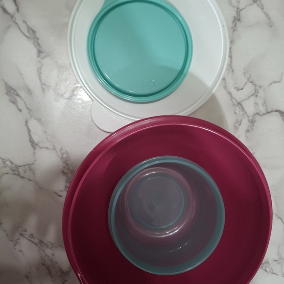 Hello Kitty Tupperware Set - Picture 4 of 9